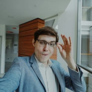 An Employee Who Thinks He's A Techie Is A Real Danger To My Business How Do I Deal With Him?